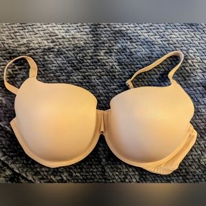 Victoria's Secret everywhere lightly lined T-shirt bra 38 DD
